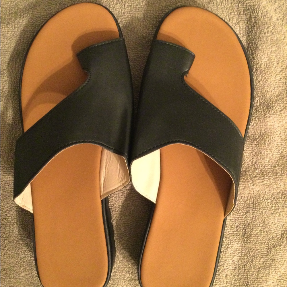 Anyone Vacationing? Brand New, Comfortable, Black sandals, size 41 or US 8 1/2.